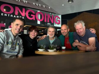 De hostst van Looppraat van links naar rechts Wouter, Anne, Ramiro, Hans en Jose.